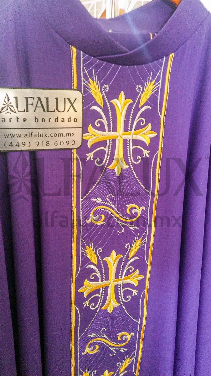 11 CATEDRAL Morado Central 833